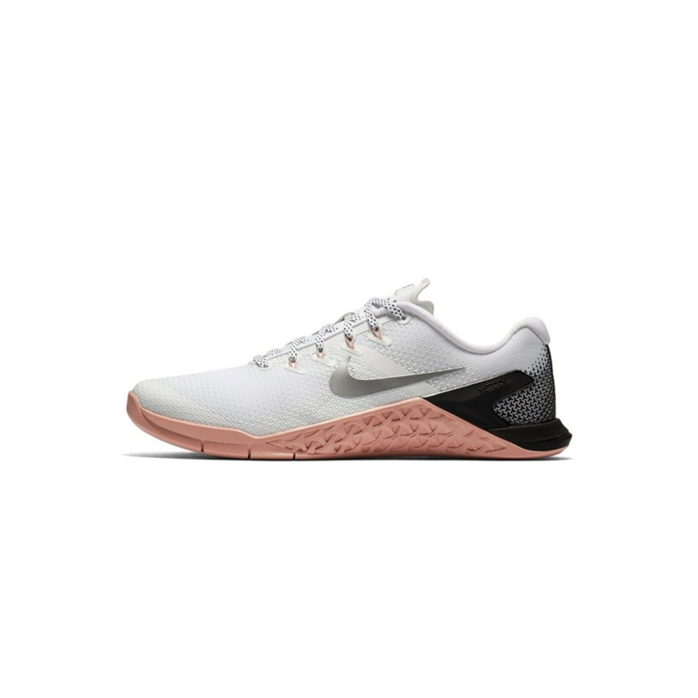 Nike Metcon. Good used condition.